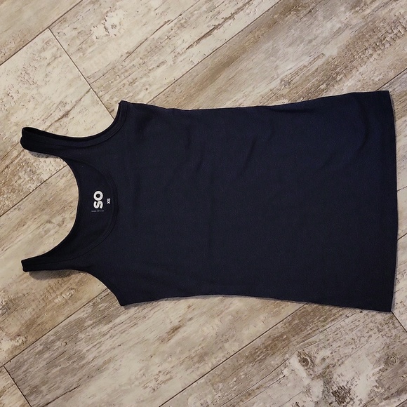 3 SO The Favorite Scoopneck Tank Tops - Picture 12 of 15